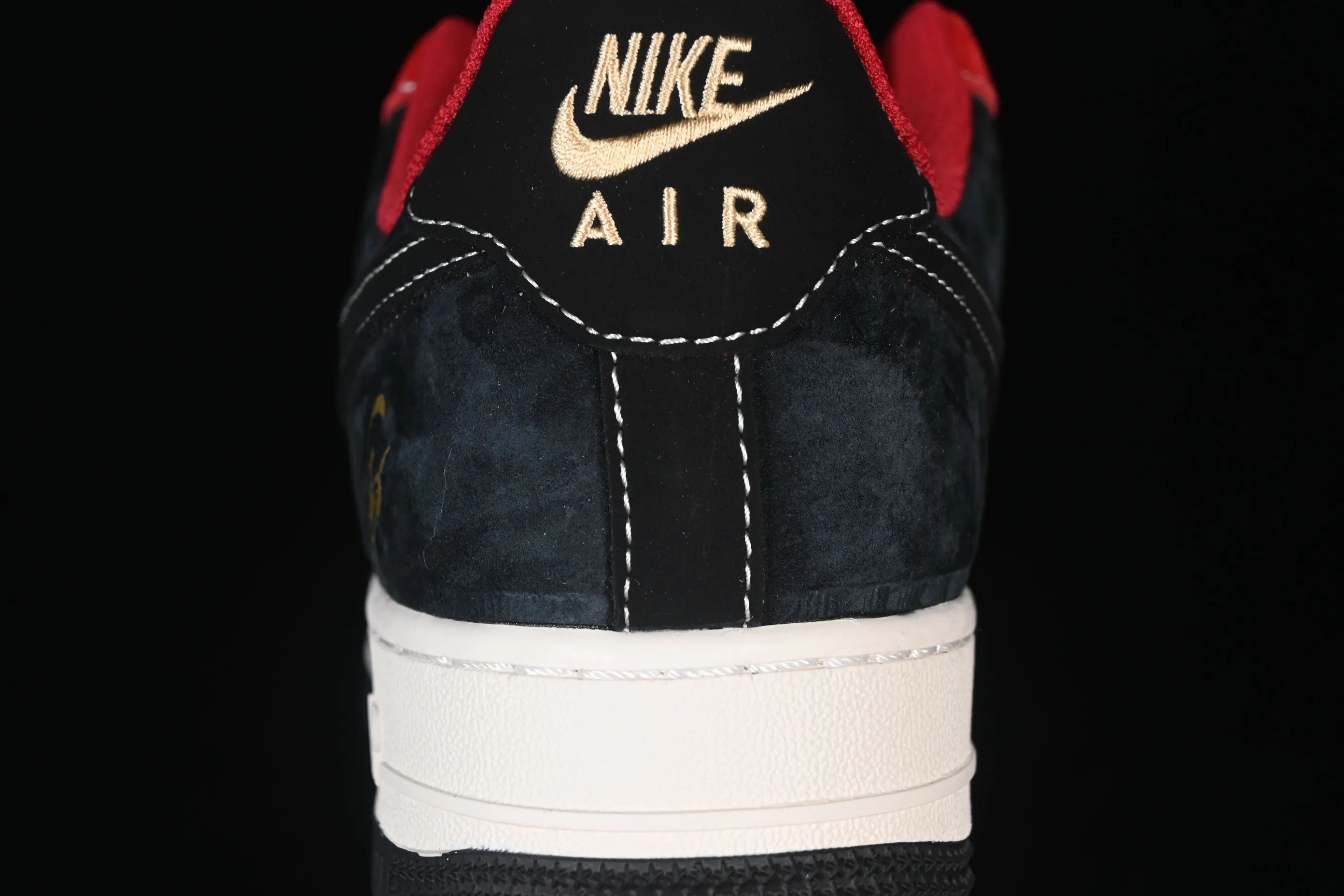 All Categories Nk Air Force 1 Air Force Series Nk Air Force 1 Low Air Force Low Nike Air Force 1'07 Low Red and Black Pray for Good Luck and Good Luck Air Force 1 Low-top Casual Shoes FC1688-264